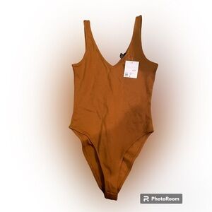 NWT Women knit/bodysuit camel​​